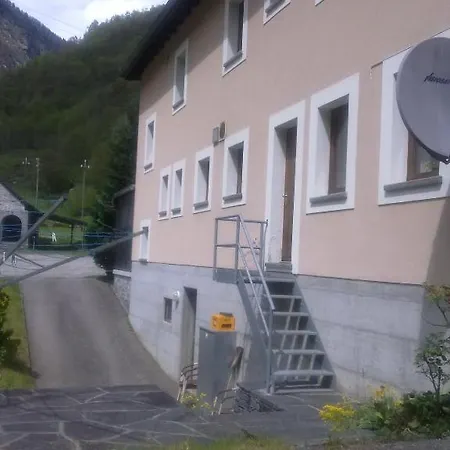 Kro Ristorante Garni Lavizzara *